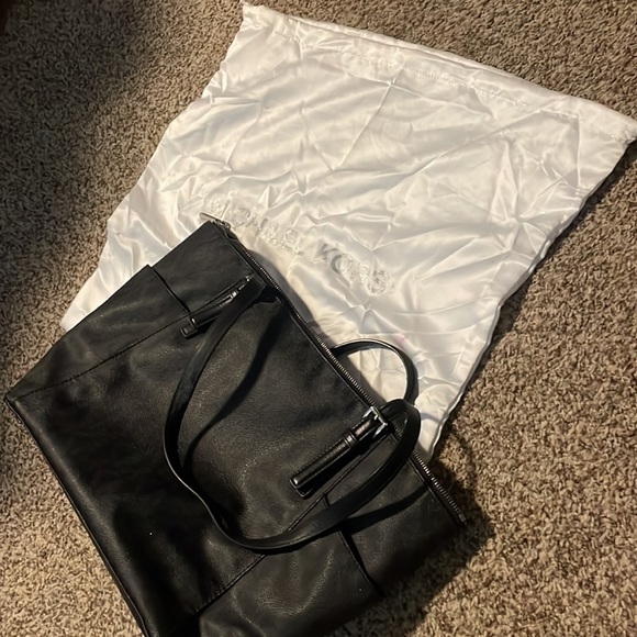 Authentic Michael Kors large black Tote bag. (dust bag included) - Picture 7 of 16